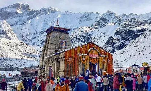 बद्रीनाथ, केदारनाथ और यमुनोत्री धाम में बर्फबारी का सिलसिला जारी बद्रीनाथ, केदारनाथ और यमुनोत्री धाम में बर्फबारी का सिलसिला जारी