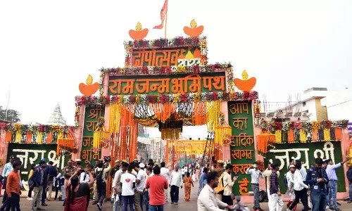 अयोध्या में सातवें दीपोत्सव से पहले झांकियों और शोभायात्राओं ने राममय बनाया माहौल अयोध्या में सातवें दीपोत्सव से पहले झांकियों और शोभायात्राओं ने राममय बनाया माहौल