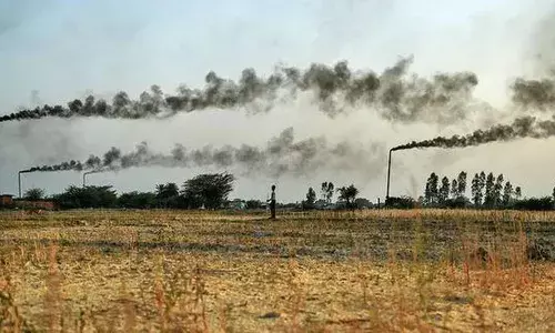 केवल नीतियां ही नहीं, व्यवहार भी बदलें : जलवायु विशेषज्ञ