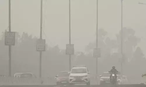 दिल्ली की वायु गुणवत्ता में सुधार, लेकिन अब भी खराब श्रेणी में दिल्ली की वायु गुणवत्ता में सुधार, लेकिन अब भी खराब श्रेणी में