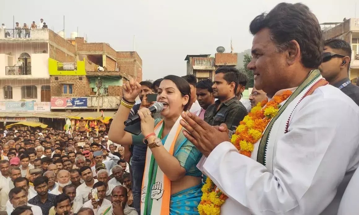 बेरोजगारों को सरकार से मिलीं रोजगार मांगने पर लाठियां: रोशनी यादव