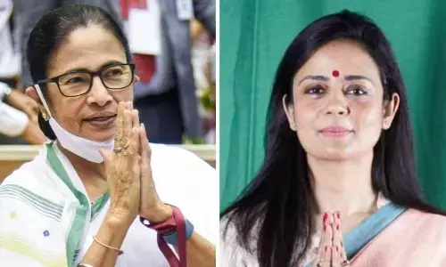 कैश फॉर क्वेरी मामले में घिरीं महुआ मोइत्रा को TMC ने दी नई जिम्मेदारी, सांसद ने सीएम ममता बनर्जी को किया धन्यवाद कैश फॉर क्वेरी मामले में घिरीं महुआ मोइत्रा को TMC ने दी नई जिम्मेदारी, सांसद ने सीएम ममता बनर्जी को किया धन्यवाद