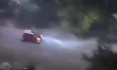 दिवाली की रात नोएडा में कार ने बच्ची समेत तीन को मारी टक्कर, बुजुर्ग की हालत नाजुक, कार सवार फरार