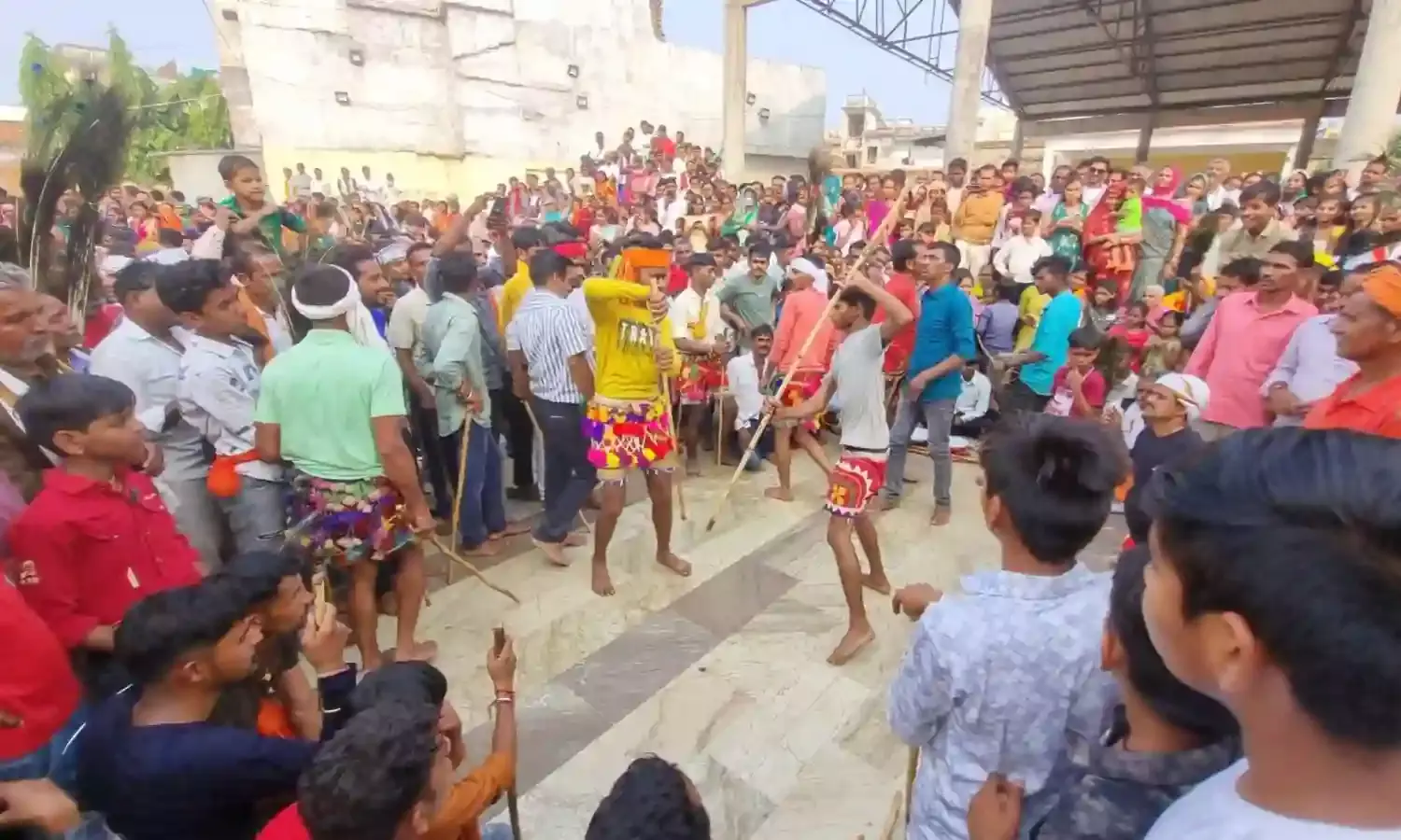 घर घर हुआ देवी लक्ष्मी जी का जोरदार स्वागत, सुबह होते ही नाच उठी दिवारी