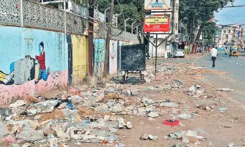 त्योहार के दूसरे दिन नहीं उठा पटाखों का जहरीला कचरा