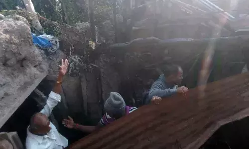 पटाखे की चिंगारी बनी ज्वाला, निंभोरा में घर जलकर खाक