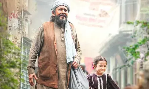 काबुलीवाला का पोस्टर रिलीज, झोला लटकाकर अफगानी व्यक्ति के किरदार में दिखे मिथुन चक्रवर्ती