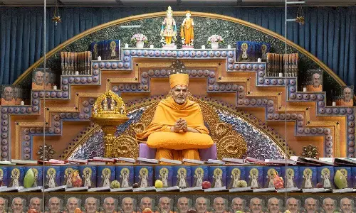 अक्षरधाम मंदिर गोंडल में भव्य चोपड़ा पूजन का आयोजन, स्वामी महाराज की उपस्थिति से भक्त हुए सराबोर