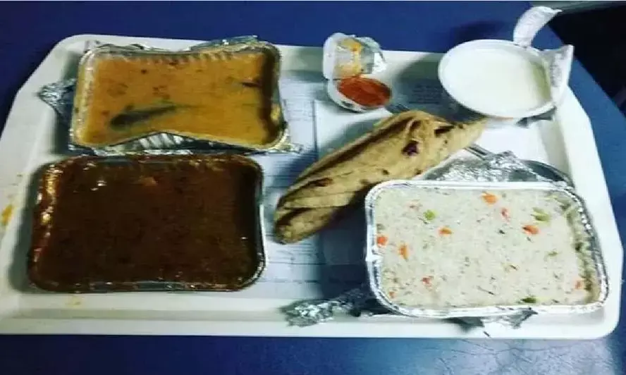 गरीबों को मिलने लगा हक का खाना, आईआरसीटीसी ने मामले में ले लिया है संज्ञान- ठोका भारी जुर्माना