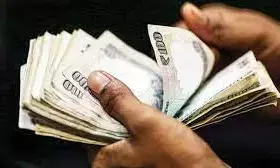 खाते में मजदूरी जमा होते ही दो हजार मजदूरों के परिवारों में खुशी का माहौल खाते में मजदूरी जमा होते ही दो हजार मजदूरों के परिवारों में खुशी का माहौल