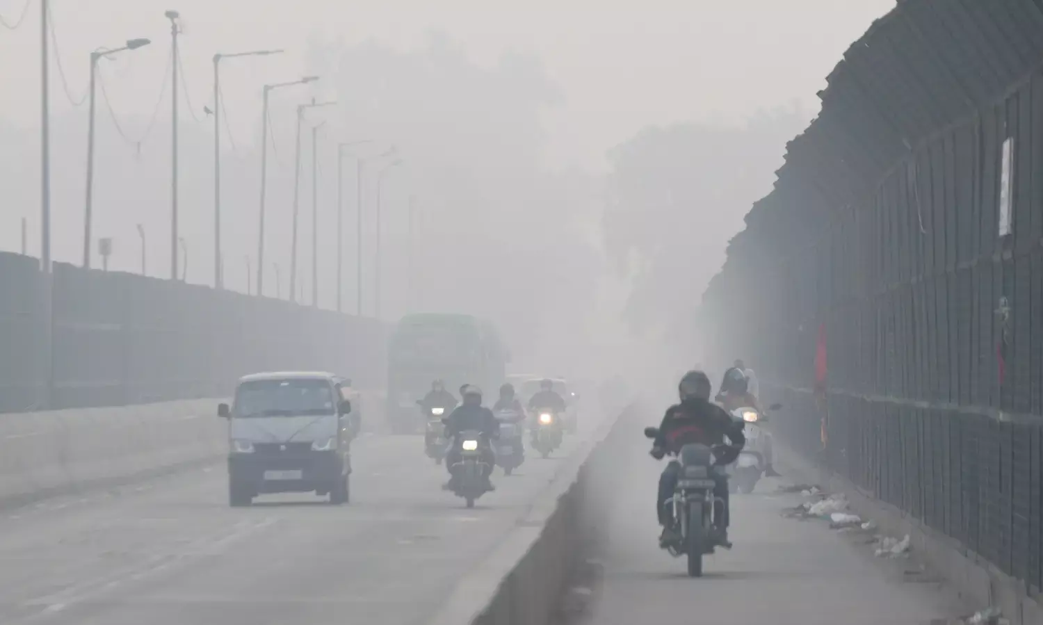दिल्ली का वायु प्रदूषण अब भी गंभीर