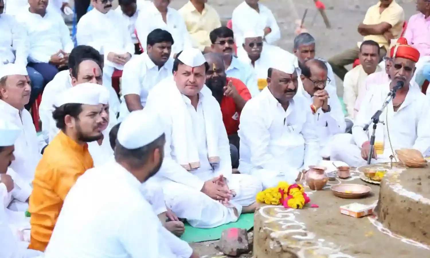 ध्वज पूजन के साथ अखंड हरिनाम सप्ताह कार्य का श्री गणेश - योगीराज महाराज गोसावी पैठणकर