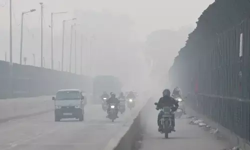 दिल्ली का वायु प्रदूषण अब भी गंभीर दिल्ली का वायु प्रदूषण अब भी गंभीर