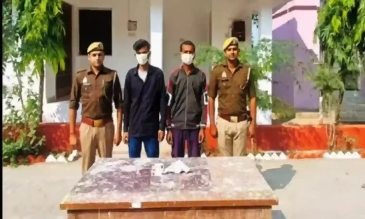 बागपत में पुलिस और बदमाश के बीच मुठभेड़, दो आरोपी गिरफ्तार