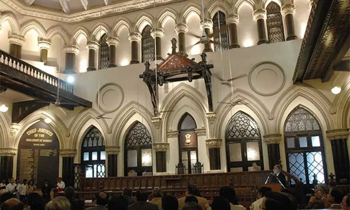 अतिक्रमण करने वाले झोपड़ावासी मुफ्त आवास की मांगते हैं, लेकिन वेतनभोगियों को ऐसी कोई राहत नहीं