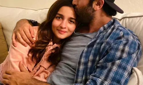 आलिया भट्ट ने किया खुलासा, रणबीर कपूर बर्प स्पेशलिस्ट हैं