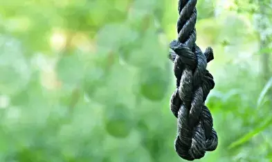 हैदराबाद के दंपत्ति ने 4 साल की बेटी को फांसी पर लटकाया, फिर की खुदकुशी हैदराबाद के दंपत्ति ने 4 साल की बेटी को फांसी पर लटकाया, फिर की खुदकुशी