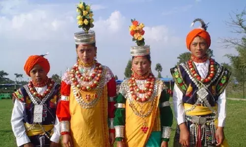 यहां बेटा होता है पराया धन, पुरुषों को करने पड़ते हैं घरेलू काम यहां बेटा होता है पराया धन, पुरुषों को करने पड़ते हैं घरेलू काम