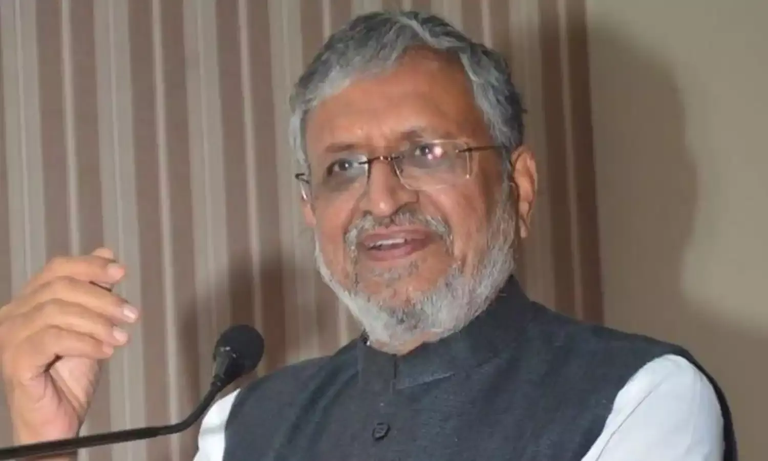 बिहार में आपातकाल जैसा माहौल बना रही नीतीश सरकार : सुशील मोदी