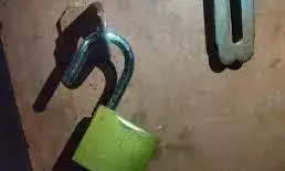 अस्पताल में भर्ती मरीज के घर पर चोरों ने किया हाथ साफ अस्पताल में भर्ती मरीज के घर पर चोरों ने किया हाथ साफ