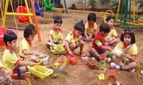 आंगनवाड़ी सेविकाओं ने कोल्हापुर में निकाला मोर्चा, 4 दिसंबर से हड़ताल पर जाने की दी नोटिस