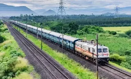 मुंबई लाइन पर 130 किलोमीटर प्रति घंटे की स्पीड से चलेंगी ट्रेनें