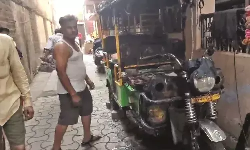 घर के सामने खड़े वाहनों को आग लगाने वाला गिरोह सक्रिय