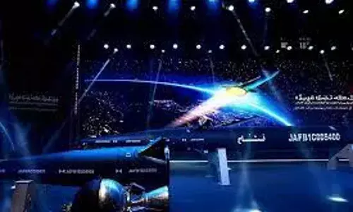ईरान ने नई घरेलू हाइपरसोनिक मिसाइल का अनावरण किया ईरान ने नई घरेलू हाइपरसोनिक मिसाइल का अनावरण किया