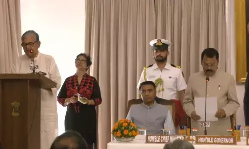गोवा में कांग्रेस से आए एलेक्सो सेक्वेरा ने मंत्री पद की शपथ ली