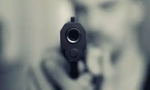 बिहार में सनकी आशिक ने परिवार पर की अंधाधुंध फायरिंग, 3 की मौत, विपक्ष के नेता भड़के बिहार में सनकी आशिक ने परिवार पर की अंधाधुंध फायरिंग, 3 की मौत, विपक्ष के नेता भड़के