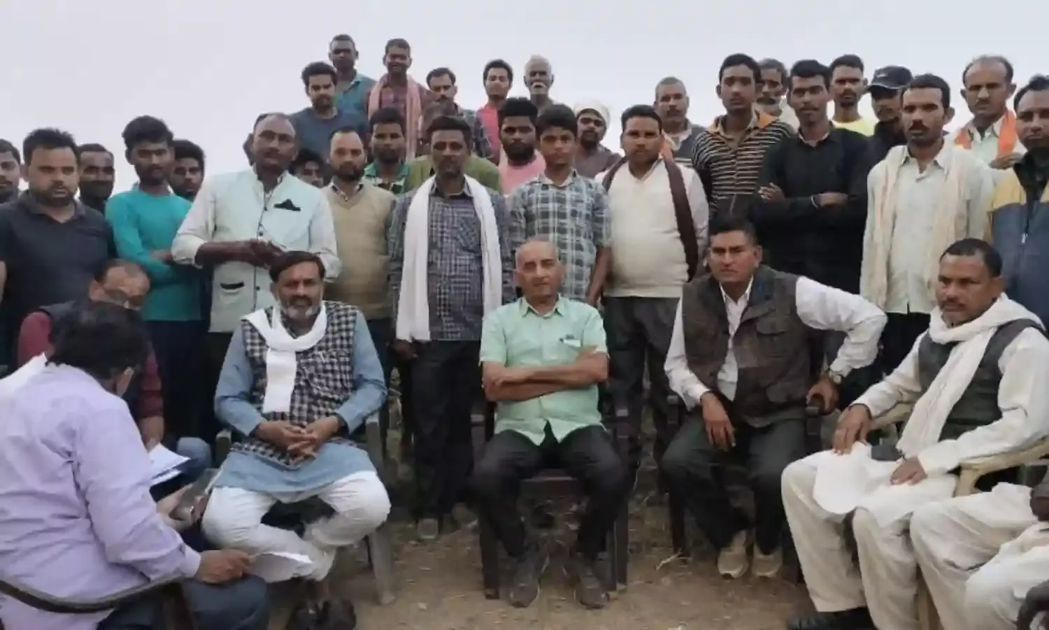 सार्वजनिक निस्तार के लिए उपयोगी तालाब को मछली पालन के लिए दिए जाने का विरोध