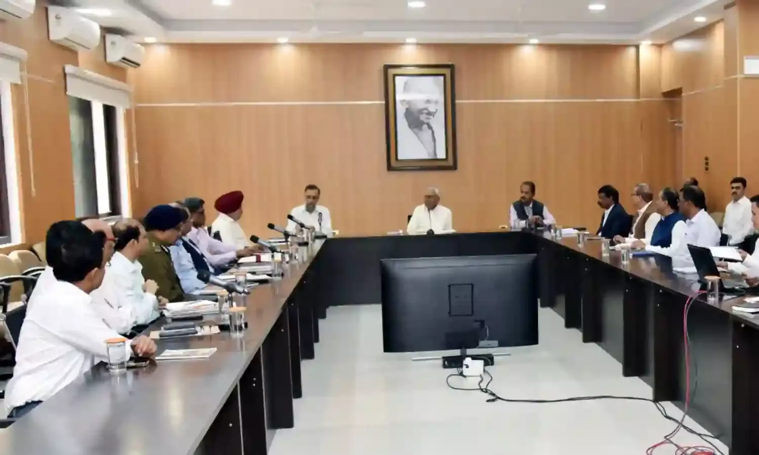 बिहार में नए आरक्षण के प्रावधानों को लागू करने के लिए नीतीश कुमार ने की उच्चस्तरीय समीक्षा बैठक, कई निर्देश दिए