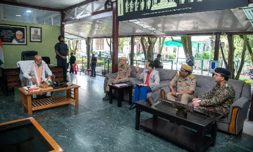मणिपुर के मुख्यमंत्री ने प्रवासियों की आमद, तस्करी को रोकने के लिए म्यांमार सीमा पर बाड़ लगाने में तेजी लाने पर जोर दिया
