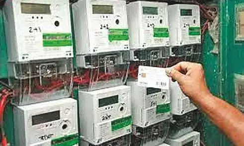 योजना शुरु से पहले ही हो रहा विरोध, कंपनी तो तय लेकिन प्रक्रिया पर अमल नहीं योजना शुरु से पहले ही हो रहा विरोध, कंपनी तो तय लेकिन प्रक्रिया पर अमल नहीं