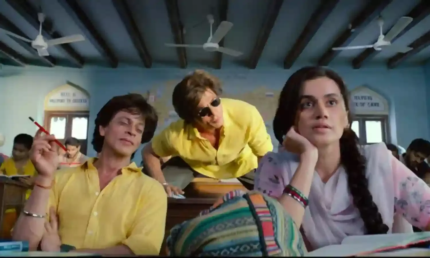 डंकी के गाने लुट्ट पुट्ट गया में तापसी पन्नू के लिए आवारा रोमियो बने शाहरुख