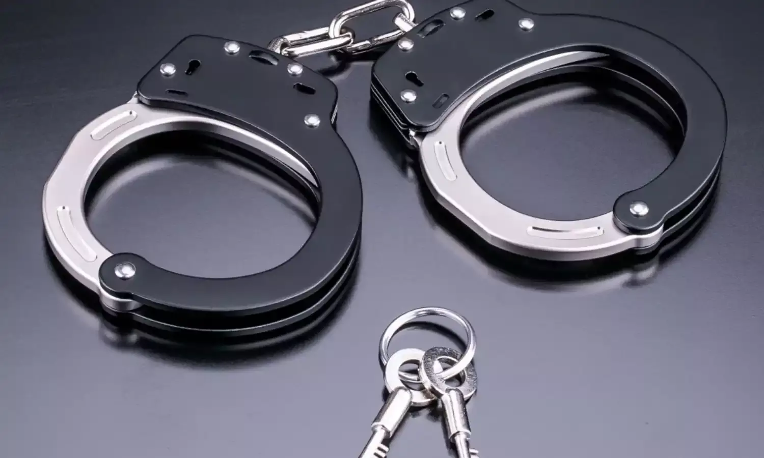 एम्स का डॉक्टर रेप और गर्भपात के आरोप में गिरफ्तार, सगाई के बाद युवती के परिवार से मांगे 25 लाख और कार
