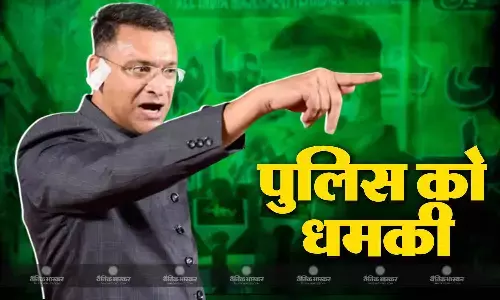 तेलंगाना विधानसभा चुनाव में एआईएमआईएम के नेता अकबरुद्दीन ओवैसी पुलिस निरीक्षक पर भड़के तेलंगाना विधानसभा चुनाव में एआईएमआईएम के नेता अकबरुद्दीन ओवैसी पुलिस निरीक्षक पर भड़के