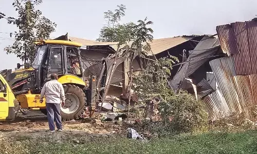 पारडी-पुनापुर में हटाया अतिक्रमण