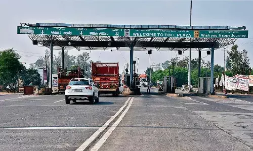 फास्टैग में बैलेंस के बाद भी कई बार देना पड़ रहा डबल चार्ज फास्टैग में बैलेंस के बाद भी कई बार देना पड़ रहा डबल चार्ज