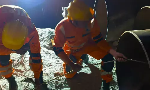 39 मीटर तक सफल ड्रिलिंग, जल्द पूरा होगा रेस्क्यू ऑपरेशन 39 मीटर तक सफल ड्रिलिंग, जल्द पूरा होगा रेस्क्यू ऑपरेशन