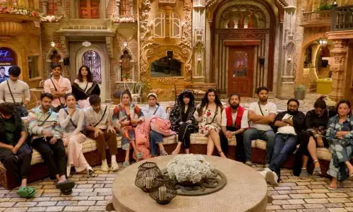 गंदगी को लेकर बिग बॉस ने घर वालों की लगाई क्लास, सभी प्रतियोगी सफाई अभियान में लगे गंदगी को लेकर बिग बॉस ने घर वालों की लगाई क्लास, सभी प्रतियोगी सफाई अभियान में लगे