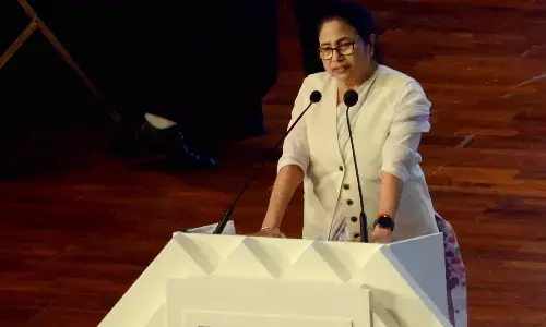 छोटे उद्योगों के लिए बाधा बन रहा है कैशलेस लेनदेन : ममता छोटे उद्योगों के लिए बाधा बन रहा है कैशलेस लेनदेन : ममता