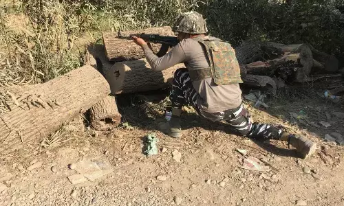 जम्मू-कश्मीर में आतंकवादियों के साथ मुठभेड़ में अधिकारी समेत सेना के तीन जवान शहीद