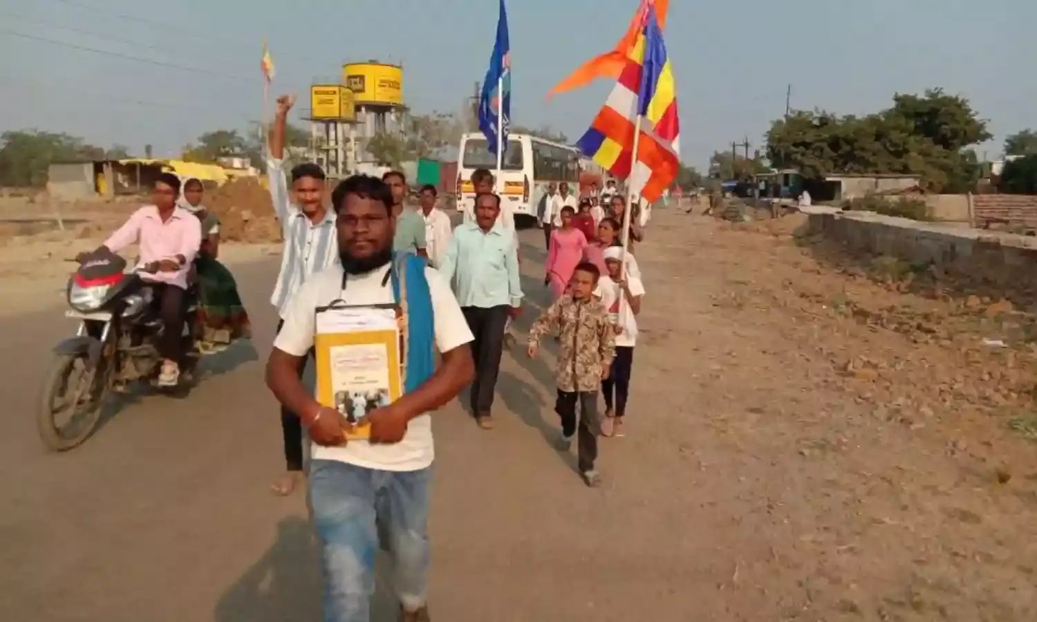 गांव की बदनामी के खिलाफ एकजुट हुए ग्रामीण!