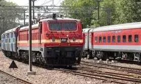 30 ट्रेनों की गति 130 किलोमीटर प्रति घंटा तक बढ़ाई