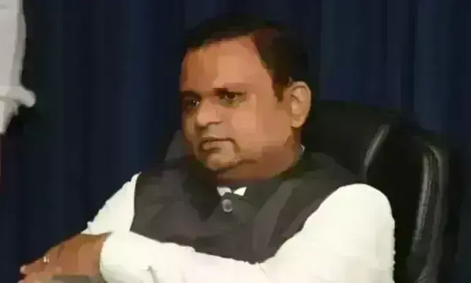 शिवसेना विधायकों की अयोग्यता मामले में सवाल- विधायक संपर्क में नहीं तो मैसेज कैसे भेजा