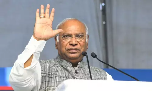 नेशनल हेराल्ड की संपत्तियों की कुर्की पर खड़गे बोले, कांग्रेस डरने वाली नहीं है