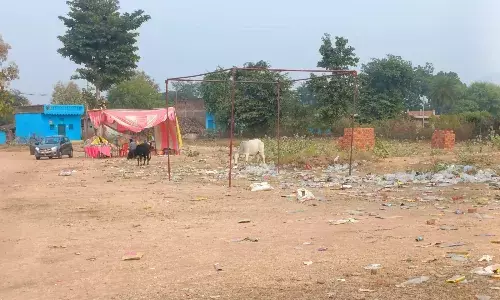 पटाखा दुकान में प्रशासन द्वारा नहीं की गई कोई व्यवस्था, घटित हो सकता है हादसा