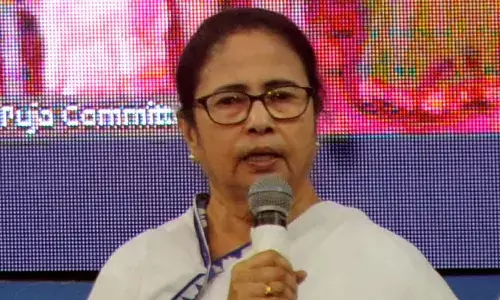 आप हममें से चार लोगों को गिरफ्तार कर लीजिए और मैं आपके आठ लोगों को गिरफ्तार करवा दूंगी : बंगाल सीएम आप हममें से चार लोगों को गिरफ्तार कर लीजिए और मैं आपके आठ लोगों को गिरफ्तार करवा दूंगी : बंगाल सीएम