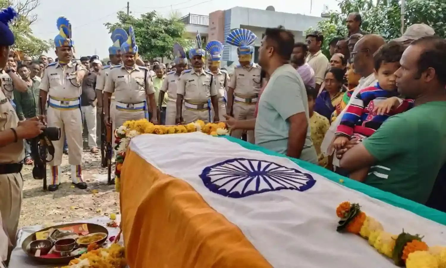 दर्यापुर में सीआरपीएफ जवान का शासकीय सम्मान के साथ अंतिम संस्कार